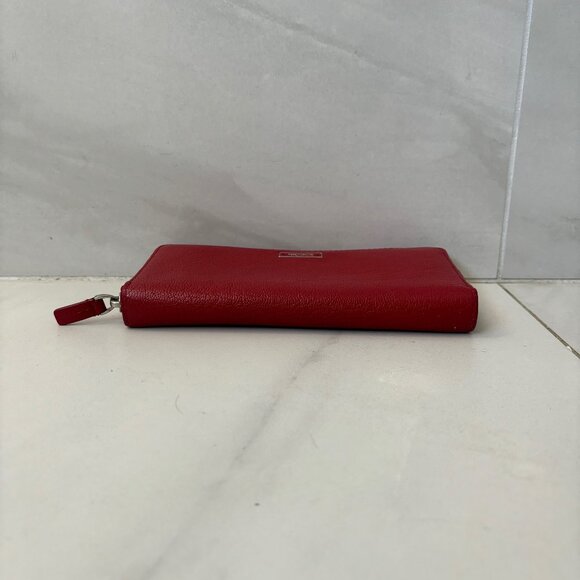 TUMI Red Leather Zip-Around Continental Wallet - Picture 5 of 9